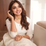 Jiya Shankar Instagram - Ishq hai ye tera, ya teri galti hai ?