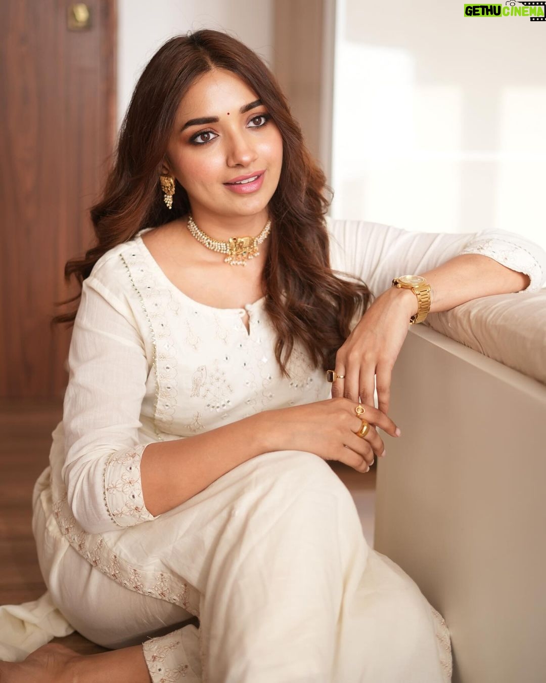 Jiya Shankar - 887K Likes - Ishq hai ye tera, ya teri galti hai ?