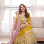 Jiya Shankar Instagram - Koi lafzon ke liye baitha raha, kisine aakhein padh li.. Styled by @krishi1606 in @petalsnx photographed by @akphotography_mumbai