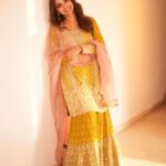 Jiya Shankar Instagram - Koi lafzon ke liye baitha raha, kisine aakhein padh li.. Styled by @krishi1606 in @petalsnx photographed by @akphotography_mumbai