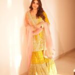 Jiya Shankar Instagram - Koi lafzon ke liye baitha raha, kisine aakhein padh li.. Styled by @krishi1606 in @petalsnx photographed by @akphotography_mumbai