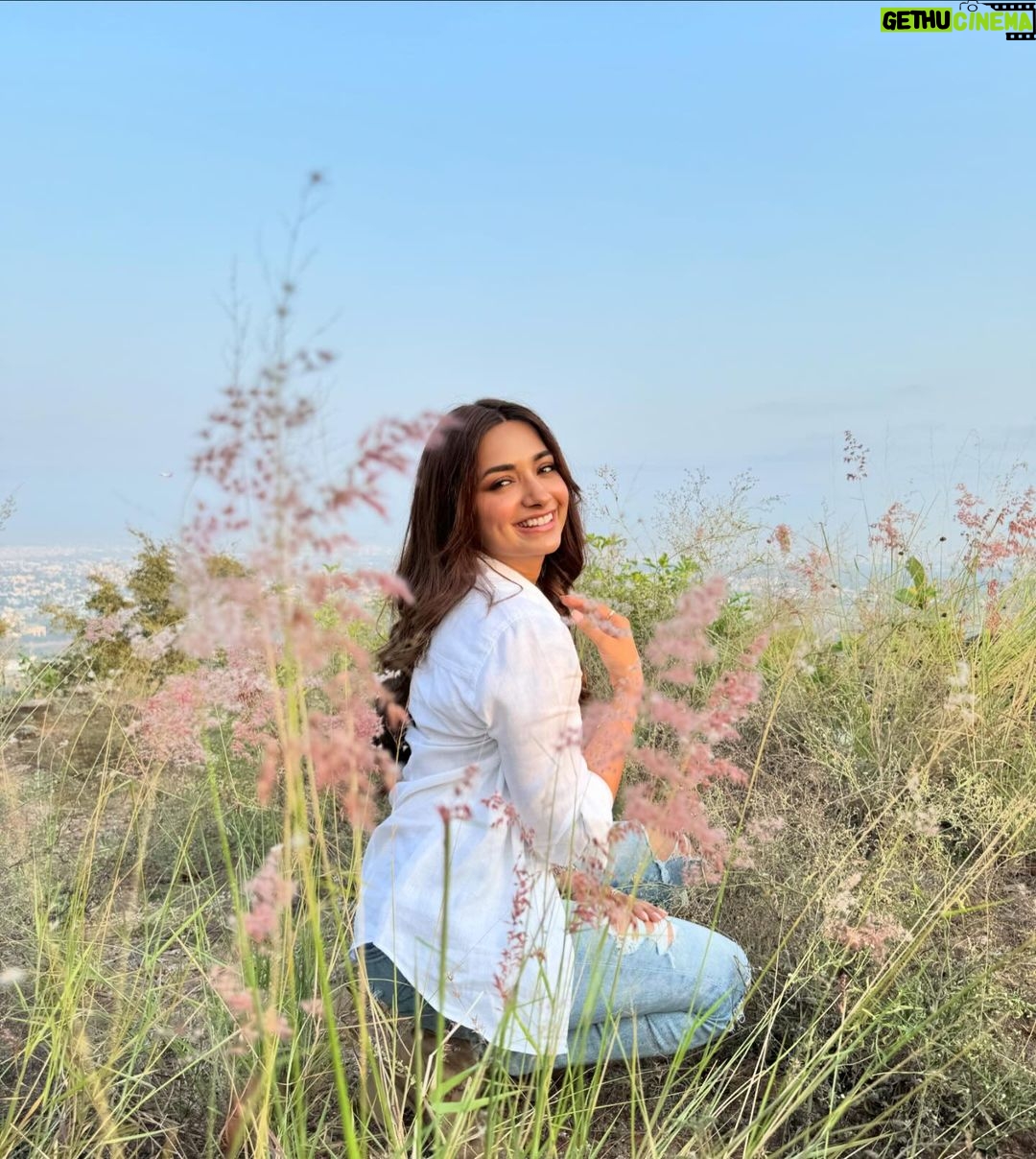 Jiya Shankar - 755.2K Likes - Dil ko teri moujudgi ka ehsaas chahiye 🤍