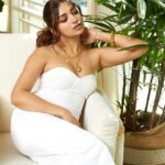 Jiya Shankar Instagram - Hi love 🪫 Clicked by @akshayphotoartist Styled by @vailanciaaa Assisted by @dissha @sanskruta.b Outfit by @_slaet_ @projectteteatete Jewellery by @misho_designs @iblamebeads