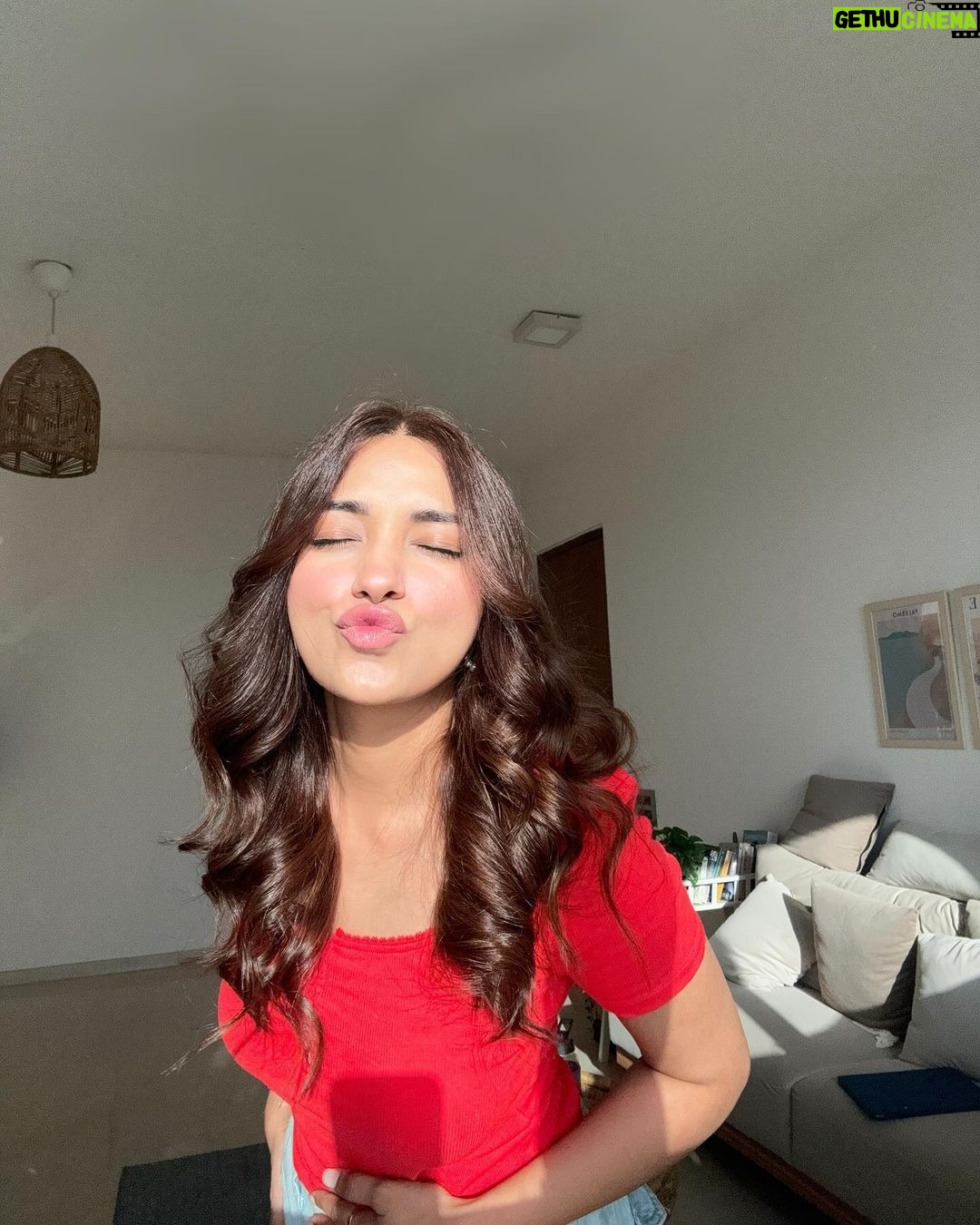 Jiya Shankar - 772.1K Likes - 🧯🚨💀🏃♀️