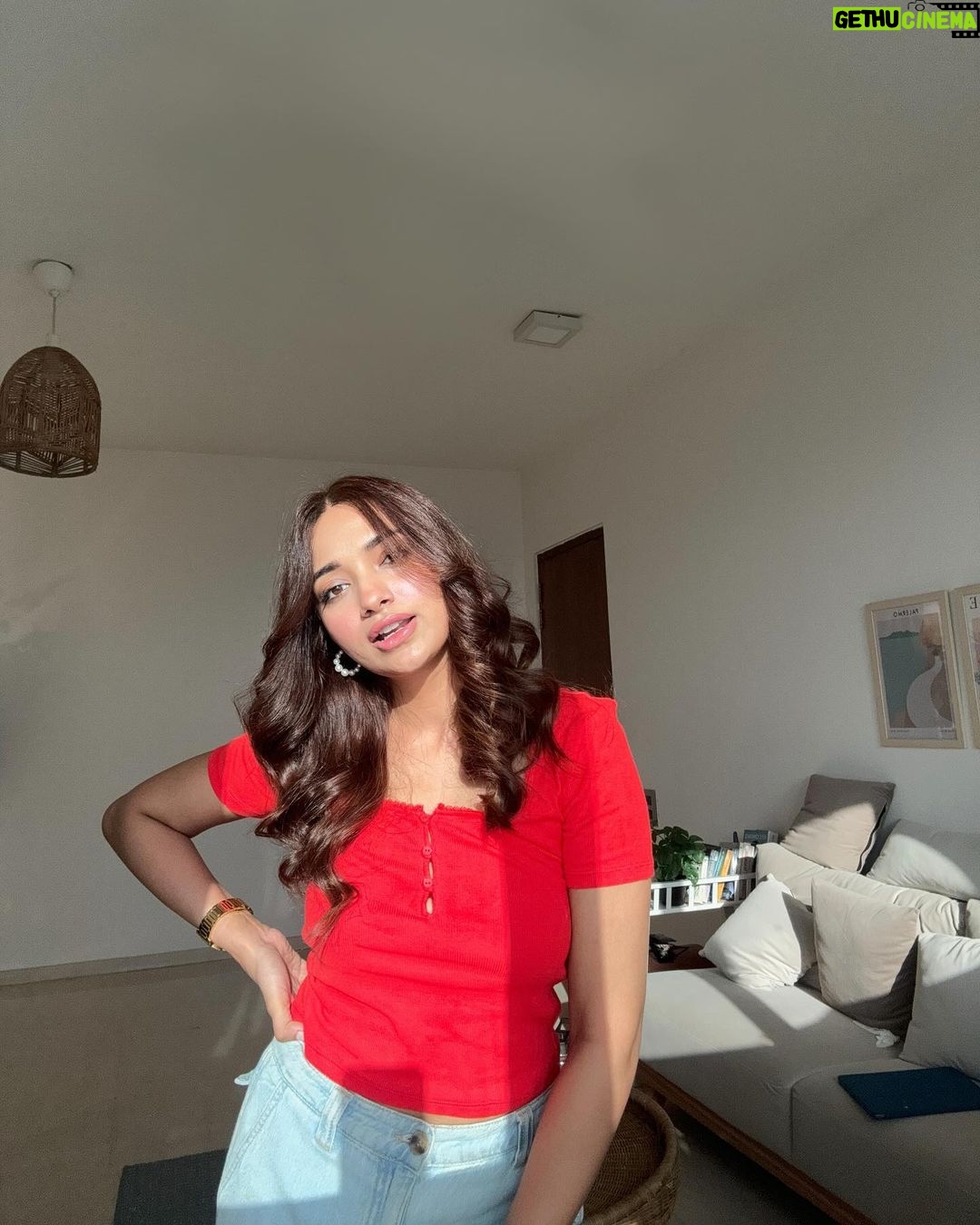 Jiya Shankar - 772.1K Likes - 🧯🚨💀🏃♀️