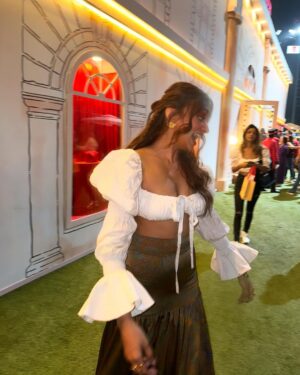Jiya Shankar Instagram - Guess the song - Jabse judaa tujhse jiya chaiyn o qaraar dil ko mila 🥰

styled by @vailanciaaa
assisted by @dissha____  @sanskruta.b
Outfit by @therealblife @mintandmilkpr
jewellery by @putstyle07 @tlmconsultancy