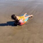 José Miguel Viñuela Instagram - La amo ❤️❤️❤️😂 Por esfuerzo no se queda.. 🙏🙏🙏 #clara #familia #amor #hijos #playa