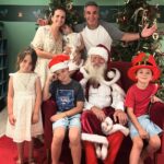 José Miguel Viñuela Instagram - La clásica previa a Navidad.. Qué lindo termino de año en paz y con lo más importante mi familia q amo… ❤️❤️❤️❤️❤️❤️ Feliz Navidad a todos!!! #navidad #paz #familia #felicidad #santa