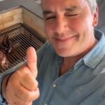 José Miguel Viñuela Instagram - Què Rico no tener q hacer fila ni ir al súper para hacer el mejor asado con mis hermanos. Es q les tengo una muy buena noticia, ¿sabían que ya pueden pedir de todo en la app de #ubereats ? pues yo les comparto este tip que los salvará de cualquier emergencia. #ubereatsestodo