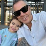 José Miguel Viñuela Instagram – Y aquí estamos nuevamente.. Postulando a la Elisa al Colegio.. Lo pasò increíble, jugamos y le hicieron entrevista. 
El Papá también està feliz!!! Una nueva cuota de incorporación y matrícula!!!! 🤣🤣🤣🤣🤣🤣🤣🤣🤣🤣🤣🤣 Pero todo vale la pena por estas preciosuras..
❤️❤️❤️❤️❤️
#amor #familia #examendeadmisión