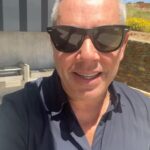 José Miguel Viñuela Instagram - Felices recibiendo un nuevo proyecto de Quincho en la playa junto a @varvacoa lejos los mejores en Parrillas a Carbón o a gas y más encima a medida. Puedes diseñar tu propia Campana y encontrar miles de productos para el quincho y terraza en www.varvacoa.cl #parrilla #asado #quincho #varvacoa #braseros #campanas