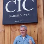 José Miguel Viñuela Instagram - ¡Renueva tu casa completa este fin de semana con CIC! Desde el 24 al 27 de Noviembre CIC está en Black Friday! Con descuentos en camas, muebles, ropa de cama, sofás, comedores de hasta un 70%. Además estarán con el evento especial Green Friday, compra tu cama CIC en cic.cl, sus tiendas propias o en comercios asociados y podrás reciclar tu antigua cama de cualquier marca totalmente gratis!