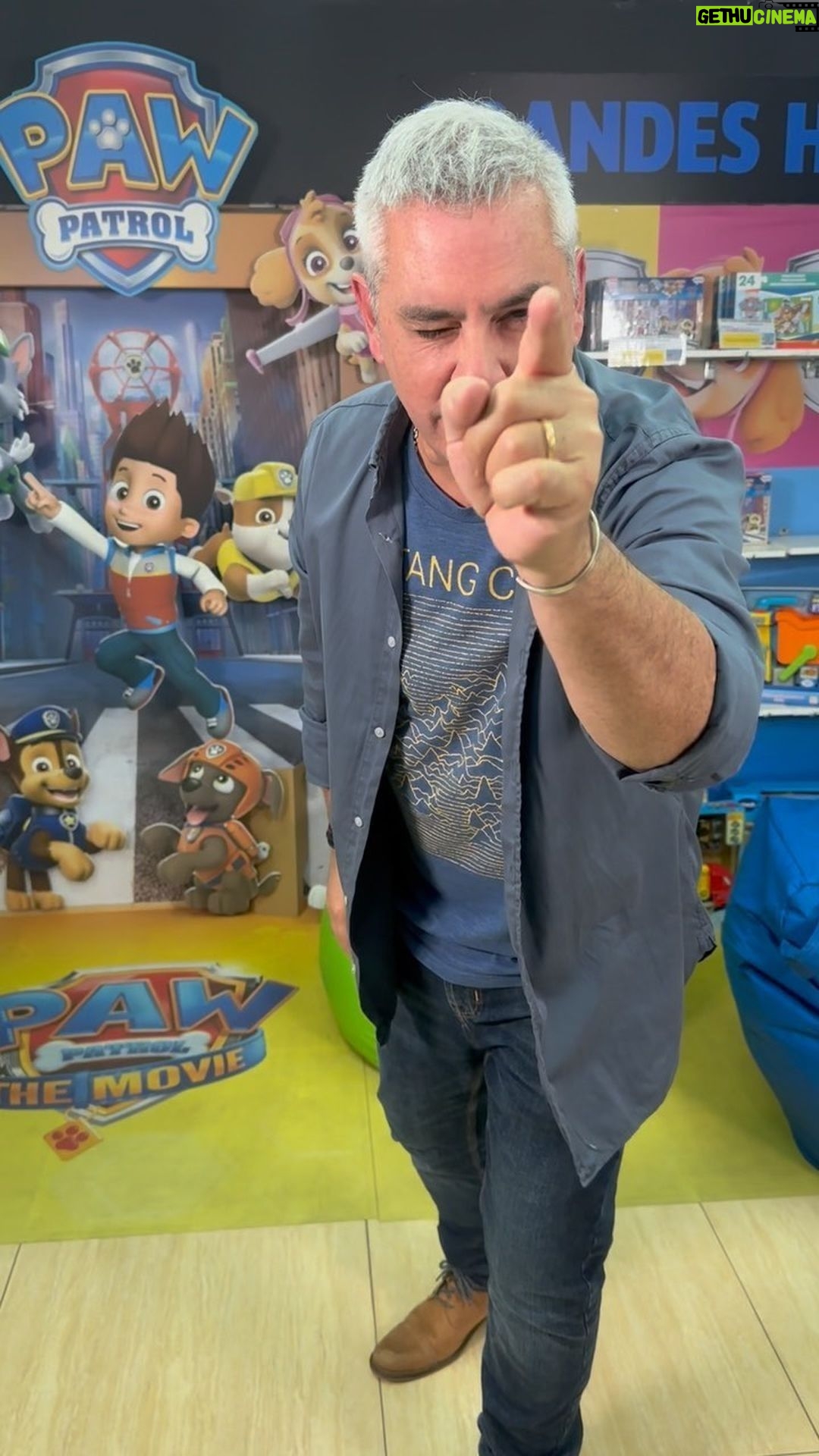 José Miguel Viñuela Instagram - #imexportinos estén atentos a nuestras publicaciones porque se viene al GRANDE!⏰😎 junto a @josemiguelvinuela y @panchamerino1 📹 #imexportaoficial #jugueteria #niñosyniñas #videos #juguetes Macul, Santiago De Chile