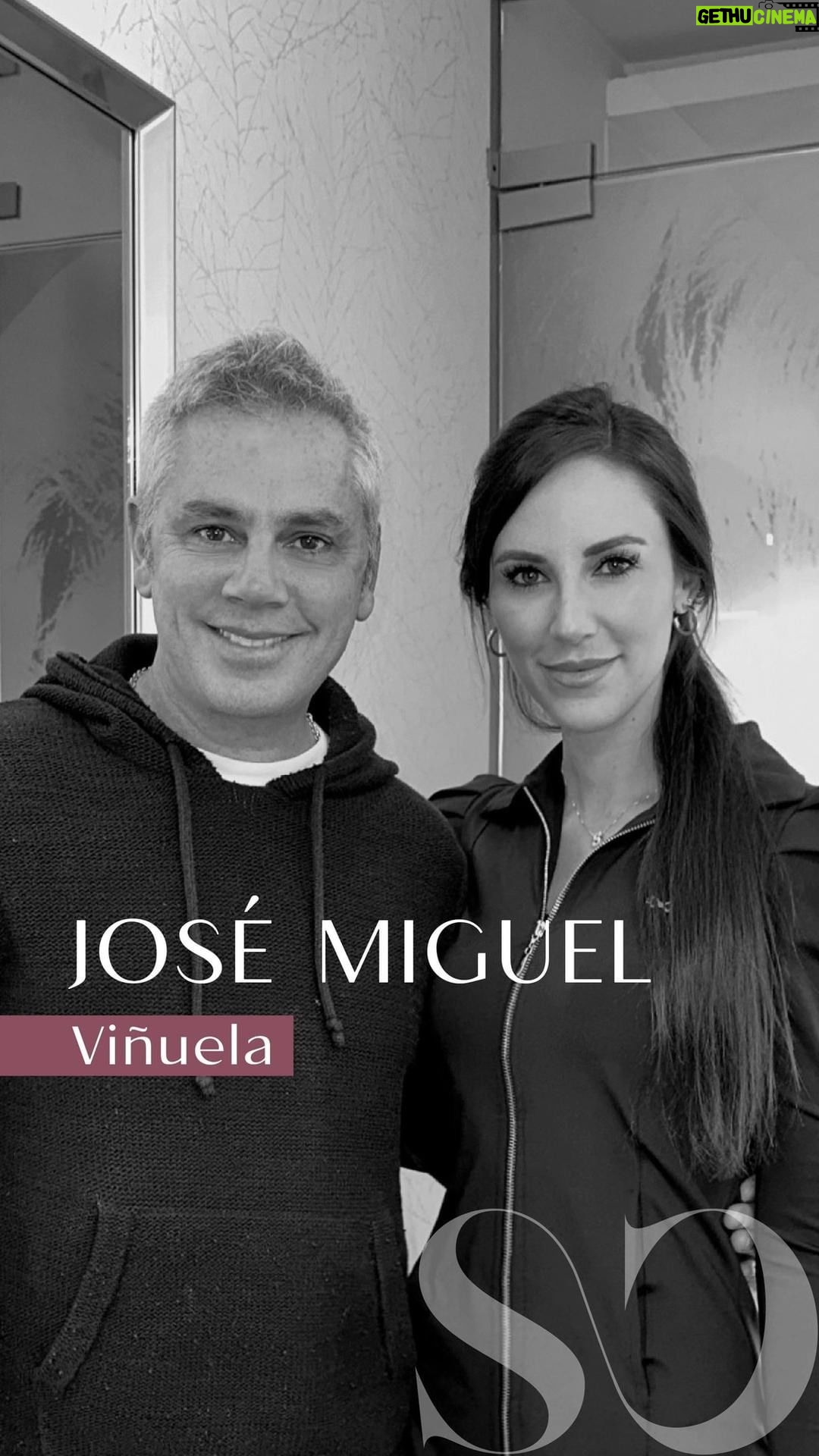 José Miguel Viñuela Instagram - Visita de nuestro querido @josemiguelvinuela 🔝🫶 Siempre es un agrado atenderte ya que haces de la consulta un momento lleno de risas y buena onda!! 🤣✨ Muchas gracias por tu confianza durante tantos años!! 😍🙏🏻 . . ¿Ya agendaste tu HORA de atención? Puedes agendarla en mi página web (con un par de meses de anticipación) 🙏🏻 💌 www.drasofiacalcagni.cl O al siguiente whatsapp: 📲 +569 40023811 Estamos ubicamos en: 📍Avenida Presidente Kennedy 7100, oficina 601. Vitacura Y este es el correo de la clínica: 📩 clinica@drasofiacalcagni.cl Bienvenid@s 🫶 . . . #drasofiacalcagni #josemiguelviñuela #estética #esthetics #aesthetic #salud #odontologia #periodoncia #estéticafacial #rejuvenecimientofacial #armonizacionfacial #belleza #beauty #antiage #botox #toxinabotulínica #acidohialuronico #fillers #dermafillers #labios #rellenolabial #lips #beautytips #medicinaestetica #harmony #bioestimuladoresdecolágeno #rinomodelación Av Presidente Kennedy 7100