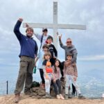 José Miguel Viñuela Instagram - Manquehuito en familia #trekking #cerro #manquehuito #familia #ejercicio Cumbre Manquehuito