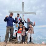 José Miguel Viñuela Instagram - Manquehuito en familia #trekking #cerro #manquehuito #familia #ejercicio Cumbre Manquehuito