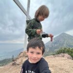 José Miguel Viñuela Instagram - Manquehuito en familia #trekking #cerro #manquehuito #familia #ejercicio Cumbre Manquehuito