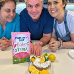José Miguel Viñuela Instagram - Hoy preparamos unos ricos rollitos de salame @sanjorge_chile y un exquisito pie de limon junto a @naturalist_cl y @glase_galletasdecoradas 🎂🎂 @microlifechile @keffi_lifestyle @mood_aromaterapia @naturalist_cl @sanjorge_chile #loteria Santiago, Chile