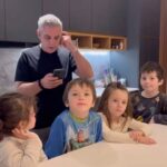 José Miguel Viñuela Instagram - Hoy estábamos con los niños y necesitábamos unas toallitas, @ubereatslatam y @spidchile nos salvaron y en poco tiempo llegaron a mi casa. Aprovecha el código “JOSESPIDUBEREATS” para obtener $4.000 de descuento por compras sobre $15.000 en tiendas Spid de Uber Eats. Válido sólo hasta el 31 de agosto #ubereatsestodo #publicidad