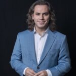 José Miguel Viñuela Instagram - 😂😂😂😂😂 me aburri de las canas y el pelo corto… Asî vuelvo a las pistas