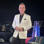 José Miguel Viñuela Instagram - Segunda Noche @talcualtvmas Por fin me cruza la chaqueta!!! 😂😂😂 Nos vemos a las 22:00 hrs por @tvmas.tv