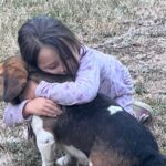 José Miguel Viñuela Instagram - Puede haber algo más lindo que el amor en todas sus formas? Esta escena me mató, sobretodo ahora q estoy lejos.. Creo q se viene el Perrito para los niños.. #clara #amorperruno #familia #sur