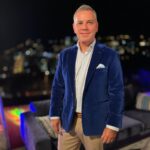 José Miguel Viñuela Instagram - Primera noche en Viña para @talcualtvmas Look: - Chaqueta Terciopelo @sergioariasmarchant 5 cheques a fecha 30, 60, 90, 120 y 150 días.. - Pantalón Sara a Presión - Zapatillas @scalperschile Los esperamos 22:00 horas por @tvmas.tv