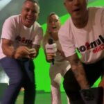 José Miguel Viñuela Instagram - En el entre tiempo con @pablitopesadilla y los más enamorados la @__guaren ❤️ y @nicosolabarrieta7 🥳🎉🎊🎈 #juntoselevantachile Movistar Arena