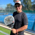 José Miguel Viñuela Instagram – Amo el Pádel y lo mejor es q se puede jugar mixto! Una buena instancia para hacer cosas diferentes en el matri.
@noxpadel 
@sursports.cl 
@nicoirairaguzman