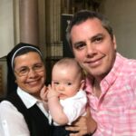 José Miguel Viñuela Instagram – Hoy se cumplen 7 años desde que llegaste a este mundo mi Tomás adorado..
Eres un Guerrero, un resiliente y lo más importante: la luz de alegría q ilumina nuestra familia. Bueno de corazón, tierno, inquieto como tú Papà y con una voz q llena todos los espacios.. Gracias por elegirnos como tus papás. Naciste de 32 semanas y siempre vamos a recordar ese mes en la clínica dándote el amor y el cuidado que necesitabas..
Hoy te celebramos como mereces!! 
Aquí resumí una cronología de estos lindos años junto a ti.. Te amamos!!! ❤️❤️❤️❤️
#felices7 #tomas #amor #familia
