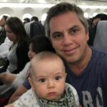 José Miguel Viñuela Instagram – Hoy se cumplen 7 años desde que llegaste a este mundo mi Tomás adorado..
Eres un Guerrero, un resiliente y lo más importante: la luz de alegría q ilumina nuestra familia. Bueno de corazón, tierno, inquieto como tú Papà y con una voz q llena todos los espacios.. Gracias por elegirnos como tus papás. Naciste de 32 semanas y siempre vamos a recordar ese mes en la clínica dándote el amor y el cuidado que necesitabas..
Hoy te celebramos como mereces!! 
Aquí resumí una cronología de estos lindos años junto a ti.. Te amamos!!! ❤️❤️❤️❤️
#felices7 #tomas #amor #familia