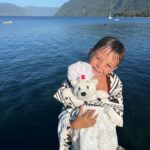 José Miguel Viñuela Instagram – Hoy se cumplen 7 años desde que llegaste a este mundo mi Tomás adorado..
Eres un Guerrero, un resiliente y lo más importante: la luz de alegría q ilumina nuestra familia. Bueno de corazón, tierno, inquieto como tú Papà y con una voz q llena todos los espacios.. Gracias por elegirnos como tus papás. Naciste de 32 semanas y siempre vamos a recordar ese mes en la clínica dándote el amor y el cuidado que necesitabas..
Hoy te celebramos como mereces!! 
Aquí resumí una cronología de estos lindos años junto a ti.. Te amamos!!! ❤️❤️❤️❤️
#felices7 #tomas #amor #familia