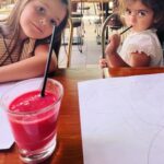 José Miguel Viñuela Instagram – Hoy tocó paseo con nińitas.. Celebramos a la Elisa q dejó los pañales y va al baño sola!!! Y a la Clarita por su primera semana en el Colegio.. 
#papaporsiempre #familia #niñitas #amor