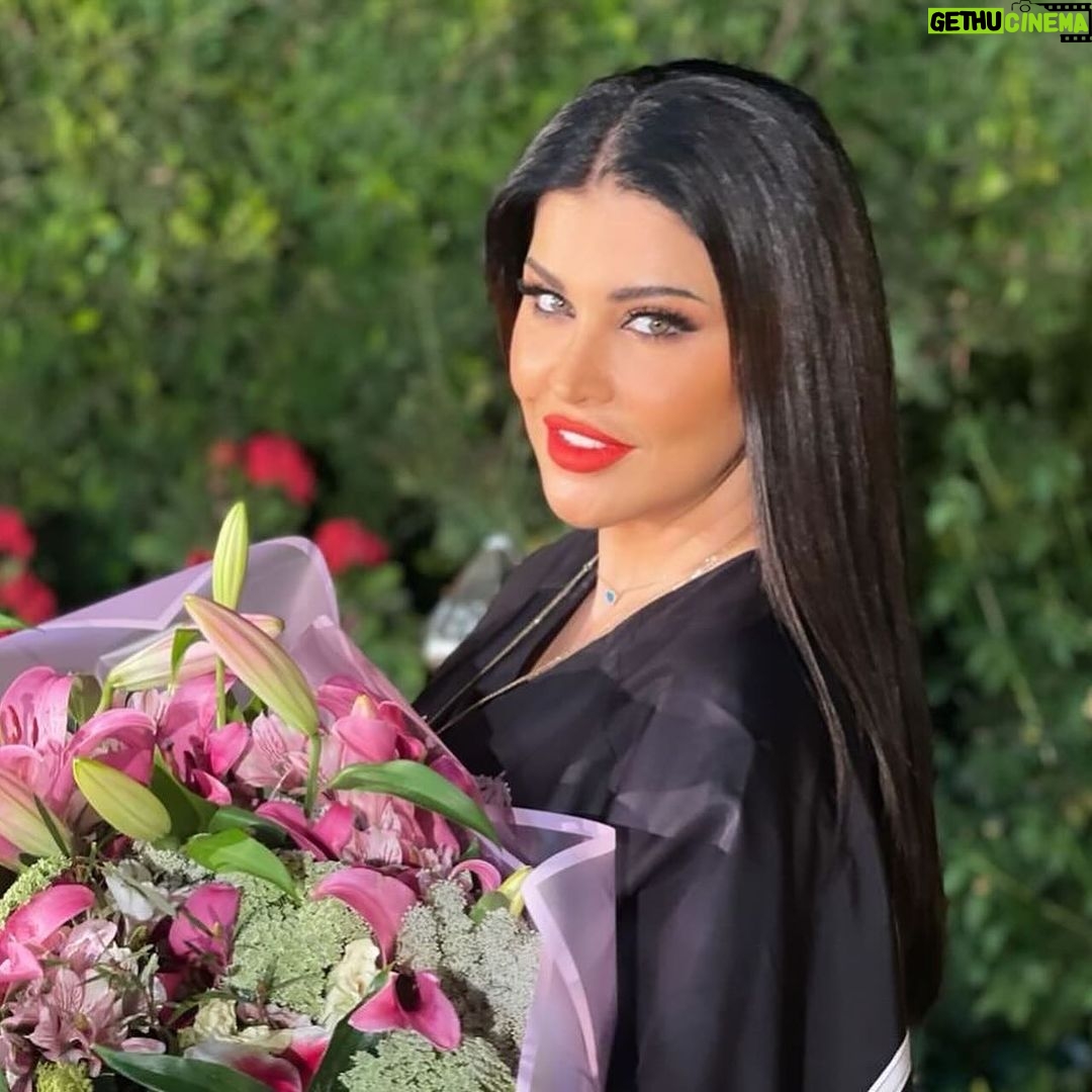 Jumana Murad Instagram - انتظرونا النهارده أنا والمخرج @magdyabouemira1 والكاتب الدكتور @medhat.eladl على قناة Ten مع الصديقه العزيزه بوسي شلبي 💚💚💚💚 @boosy17 Make up artist @ahmedelkhawaga1
