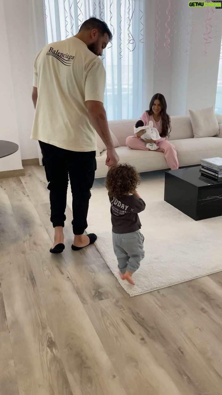 Kamila Tir-Abdelali Instagram - Quand les deux amours de nos vies se rencontrent, plus beau sentiment au monde 🤍 J’attendais tellement ce moment 💕