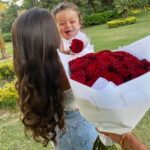 Kamila Tir-Abdelali Instagram - 28 Juin 🤍 28 ans 🎂 28 roses 🌹 Merci pour vos messages d’aujourd’hui et des jours précédents, vous êtes des amours ❤️🙏🏼