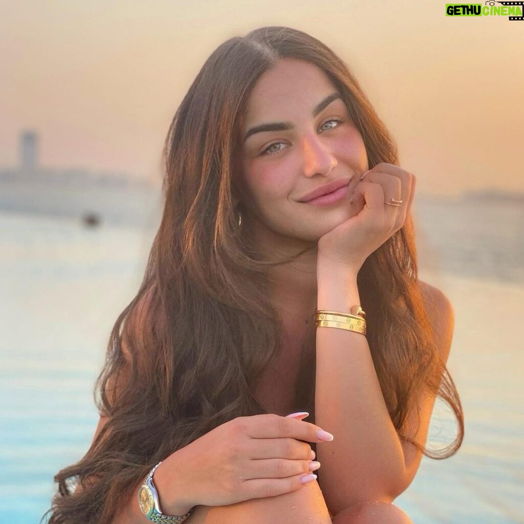 Kamila Tir-Abdelali Instagram - Coup de soleil ☀️ Burj Al Arab Jumeirah