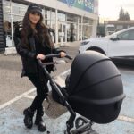 Kamila Tir-Abdelali Instagram - Full black 🖤 Mamans, futures mamans, papas ou tatas, pour équiper vos bébés dans le sud, j’ai pas trouvée mieux que chez @autourdebbplandecampagne 🤍