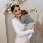 Kamila Tir-Abdelali Instagram - Omg Kenan à déjà 3 mois aujourd’hui 🎂 !! Même si théoriquement c’est le 29 ... La fameuse barre des 3 mois dont on parle tant .. Quel age ont vos bébés les filles ?