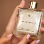 Kamila Tir-Abdelali Instagram - @knsignature ✨ NOUS Y SOMMES ! Toujours en quête d’amélioration pour mes produits beauté, je vous laisse découvrir ma nouvelle gamme de produits pour les cheveux ainsi que pour la peau. Une gamme sur laquelle j’ai beaucoup travaillée afin de vraiment satisfaire vos souhaits notamment au niveau de la composition de mes produits J’ai tenu à apporter le plus grand soin à l’élaboration de mes produits, en tenant compte de vos envies. J’ai voulu allier glamour et naturel, pour vous satisfaire et répondre à vos attentes. Les résultats ont dépassé toutes mes nombreuses exigences ! Parce que j’aime voir les femmes briller et leur faire partager mes secrets, je vous laisse découvrir ma signature beauté à travers mes produits favoris ! Xoxo, Kam 💋 📸 : @assil_production 💄 : @styledbysyria ✂️ : @leahair__