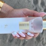 Kamila Tir-Abdelali Instagram - @knsignature ✨ NOUS Y SOMMES ! Toujours en quête d’amélioration pour mes produits beauté, je vous laisse découvrir ma nouvelle gamme de produits pour les cheveux ainsi que pour la peau. Une gamme sur laquelle j’ai beaucoup travaillée afin de vraiment satisfaire vos souhaits notamment au niveau de la composition de mes produits J’ai tenu à apporter le plus grand soin à l’élaboration de mes produits, en tenant compte de vos envies. J’ai voulu allier glamour et naturel, pour vous satisfaire et répondre à vos attentes. Les résultats ont dépassé toutes mes nombreuses exigences ! Parce que j’aime voir les femmes briller et leur faire partager mes secrets, je vous laisse découvrir ma signature beauté à travers mes produits favoris ! Xoxo, Kam 💋 📸 : @assil_production 💄 : @styledbysyria ✂️ : @leahair__