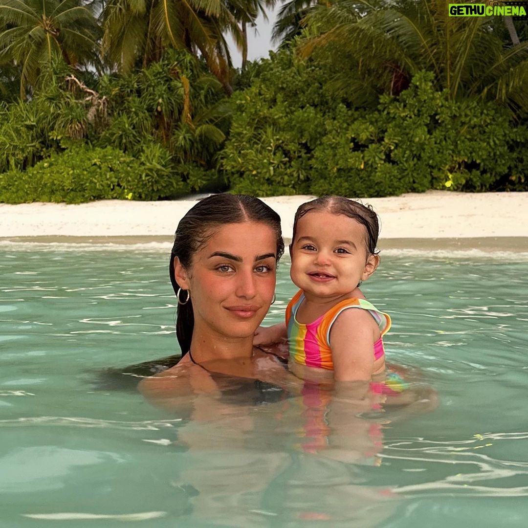Kamila Tir-Abdelali Instagram - Meilleures amies pour la vie 💘 Kandima Maldives