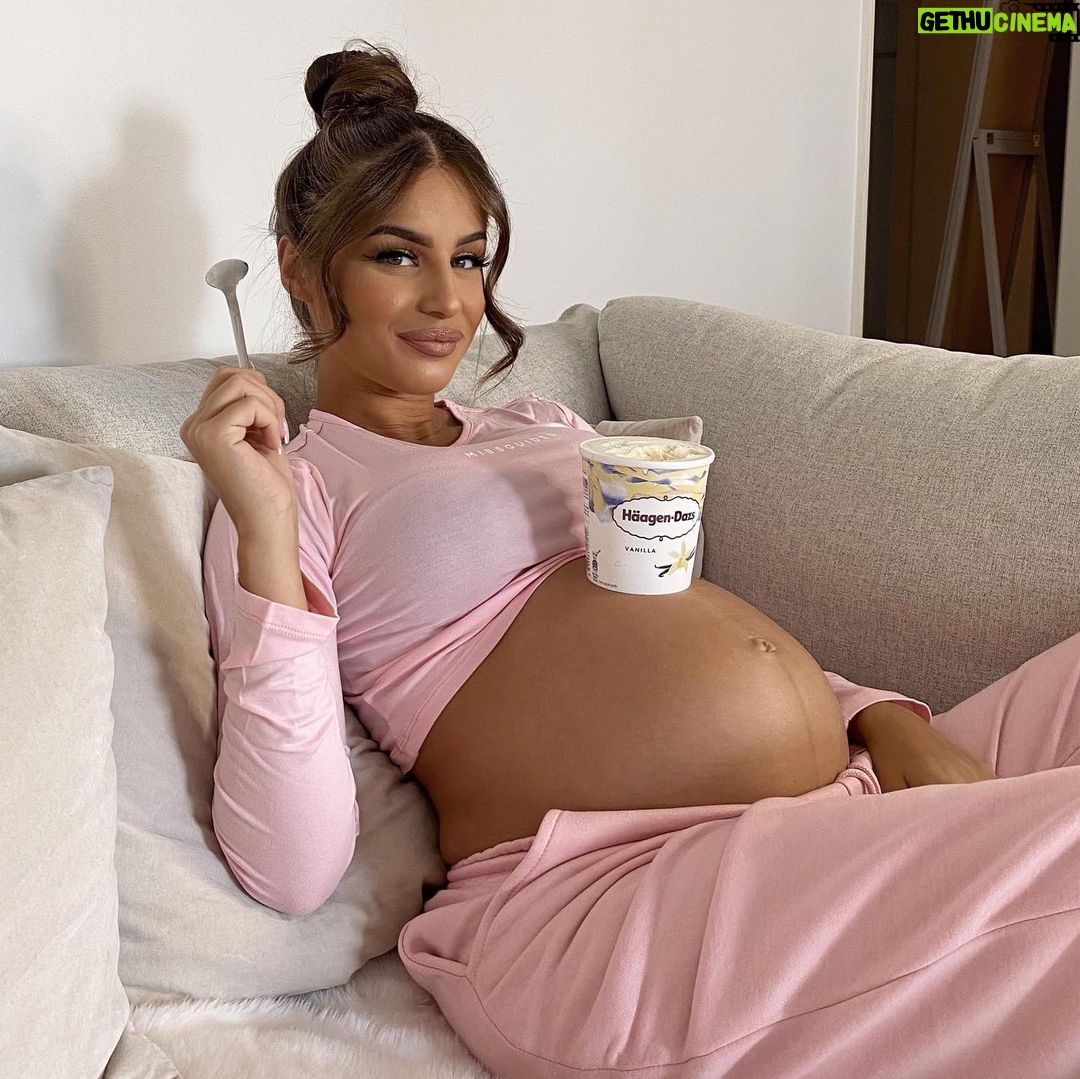 Kamila Tir-Abdelali Instagram - Yummy baby🍦