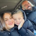 Kamila Tir-Abdelali Instagram - Voyage d’hiver ✈️🌎❄️ D’après vous, où allons nous ?