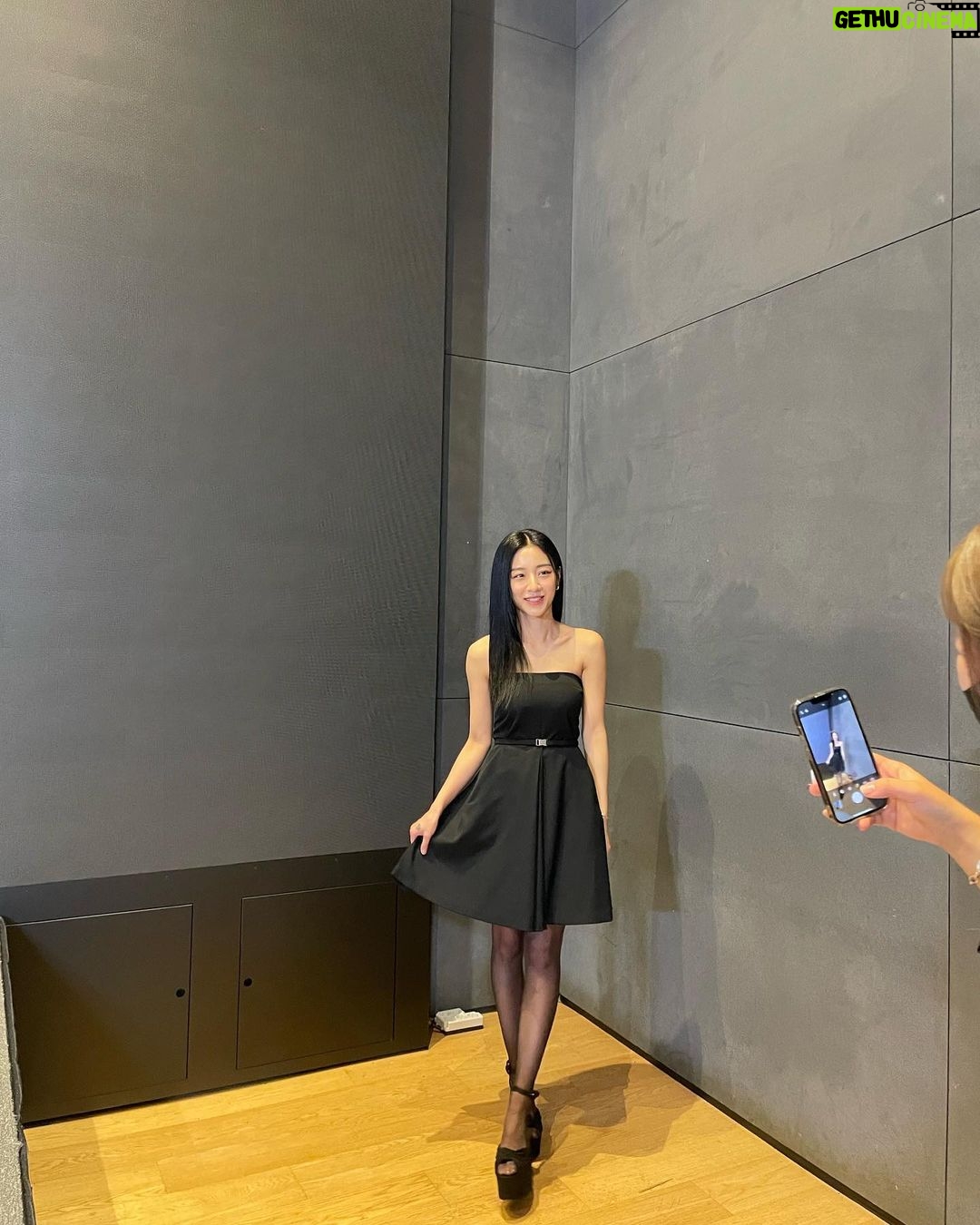 Kang Min-ah Instagram - 다들 제발회 보셨나요? 이따 저녁 7시에 naver now에서도 만나요💙