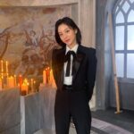 Kang Min-ah Instagram – 🖤🍗🤤 #굽네치킨 #갈릭마왕