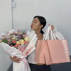 Kang Min-ah Instagram - 지베르니 사랑해🎀💖