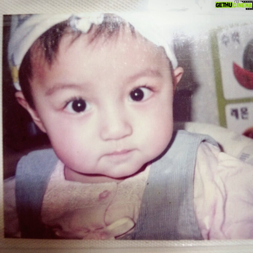 Kang Min-ah Instagram - 아까 아침에 찍은 사진 올려여~