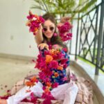 Kanika Kapoor Instagram - Holi hai 🌺🌸🌼🌸🌺🌸🌼 Lagos, Nigeria