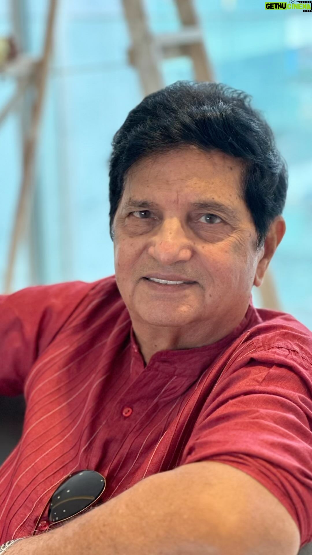Karan Kundrra Instagram - best friend, protector, critique, guru, gangsta, softie.. you have only given given and given.. happy birthday father saahab..! tere sarr te hi aishaan ne baapu!!